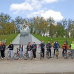 Учащиеся 9 «Б» и 10 классов совместно с педагогами совершили велопробег «Свеча памяти. Великой Отечественной войны»